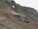 Důl ve svazích nad Longyearbyenem, aktivní v letech 1937–68. Foto M. Hanáček (2011) 