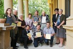 Laureáti cen Živy za r. 2015 s diplomy a předávajícími na terase vily Lanna. Zleva: Eva Smolová, Jan Krekule, Lucie Juřičková, Blanka Říhová, Anna Potůčková, Vojen Ložek, Eva Zažímalová  a Helena Illnerová. Vpředu Jan Prančl, Vítězslav Škorpík a Vojtěch Kolář. Foto S. Kyselová,  Akademický bulletin AV ČR