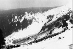 Pohled od pramene Moravice na dvě základové laviny z března 1975. Foto L. Bureš