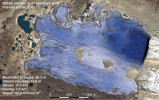 Batymetrická mapa proglaciálního jezera (hrazeného morénou, do nějž  spadá ledovcový splaz) Petrova v pohoří Ťan-šan v Kyrgyzstánu. Zjištěné hodnoty hloubek a objemu byly nečekaně velkým překvapením pro místní vědce. Jezero je považováno za velmi nebezpečné – mohlo by dojít k průvalu morénové hráze,  v níž je množství pohřbeného ledu, který odtává a objem hráze se zmenšuje. Mapa vznikla interpolací několika tisíc hloubkových měření z třídenního mapování z nafukovacího člunu, na kterém byl umístěn echolot s automatickým záznamem hloubky a polohy měřeného bodu v kroku 10 m. Orig. Z. Engel a M. Šobr