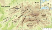 Zkoumaná prameniště v Západních Karpatech. Černý plný bod značí lokality, z nichž jsme získali informace i o plazivkách. Podle: M. Zhai a kol. (2015), upraveno