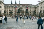 Příklad studovaných městských biotopů. Náměstí v historickém centru města – Praha, Hradčanské náměstí. Foto Z. Otýpková