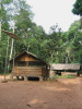 Permanentní tábor Mongambe – jeden ze dvou táborů v národním parku, které tvoří základny pro stopaře,  asistenty a výzkumníky pracující  s habituovanými gorilami nížinnými. Foto z archivu B. Pafčo