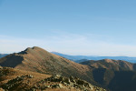 Nejvyšší vrch Nízkých Tater – Ďumbier (2 046 m n. m.) s hladce modelovanými jižními svahy. Foto P. Urban
