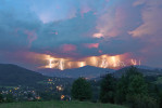 Bouře nad Jablunkovským průsmykem z 28. srpna 2019. Foto M. Popek, Ústav fyziky atmosféry. Cena AR AV ČR