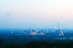 Výhled z nejvyššího bodu haldy Ema a zároveň z druhého nejvyššího bodu celé Ostravy na průmyslový komplex města. Foto J. Hodeček