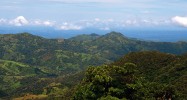 Centrální Panamou prochází hornatý pás rozdělující ji na tichomořskou a atlantskou část s odlišnými klimatickými poměry. Foto P. Zehnálek