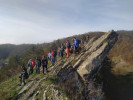 Část účastníků exkurze po výstupu na hřebínek nad obcí Hostim. Foto P. Skala