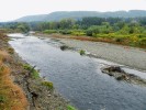  Řeka Bečva v Moravské bráně vytváří  štěrkové náplavy, jež jsou důležitým  stanovištěm mnoha ohrožených druhů bezobratlých, např. některých střevlíků. Foto M. Škorpík
