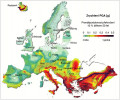 Mapa seismického ohrožení Evropy zobrazuje očekávaný rozsah pohybu zemského povrchu (špičkové zrychlení podloží, Peak Ground Acceleration – PGA), kterého bude dosaženo s pravděpodobností 10 % během 50 let. Upraveno podle: D. Giardini a kol. (2013)