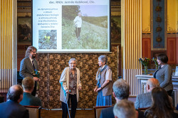 Jan Votýpka, držitelka Ceny Antonína Friče Jarmila Kubíková a Helena Illnerová. Foto J. Plavec, SSČ AV ČR