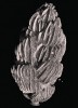 Výpočetní tomografie (Computed Tomography, CT) je založena na získání početné sady radiografických projekcí zachycujících zkoumaný vzorek z různých úhlů. V případě dírkonošce Pappina breviformis (Foraminifera) z Děvínské Nové Vsi poskytnutého K. Holcovou byla zvlášť snímána spodní a horní polovina. Matematickou rekonstrukcí byla následně  získána sada tomografických řezů tvořící 3D voxelový model objektu, kde je vidět např. členitost povrchu. Vzorek byl  snímán na přístroji konstruovaném v mikroCT laboratoři Ústavu technické a experimentální fyziky ČVUT v Praze.  Foto J. Dudák a J. Žemlička